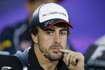 Eftertanke. Fernando Alonso havde tid til at reflektere over sit uheld. 
