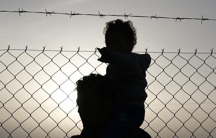 Borgerkrig. Tyrkiet sender flygtninge tilbage til Syrien, siger Amnesty International. Her er det dog flygtninge, der venter i Idomeni i Grækenland.Idomeni, 
