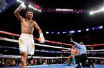 OL?. Efter to olympiske guldmedaljer, en rekordliste som amatør på 396 sejre og kun ét nederlag har den nuværende professionelle fjervægts- verdensmester Vasyl Lomachenko fra Ukraine udsigt til at kunne lave et olympisk hattrick ved OL i Rio – takket være en regelændring. 