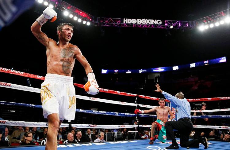 OL?. Efter to olympiske guldmedaljer, en rekordliste som amatør på 396 sejre og kun ét nederlag har den nuværende professionelle fjervægts- verdensmester Vasyl Lomachenko fra Ukraine udsigt til at kunne lave et olympisk hattrick ved OL i Rio – takket være en regelændring. 