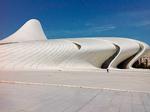 Baku. Heydar Aliyev Centre, tegnet af Zaha Hadid. 