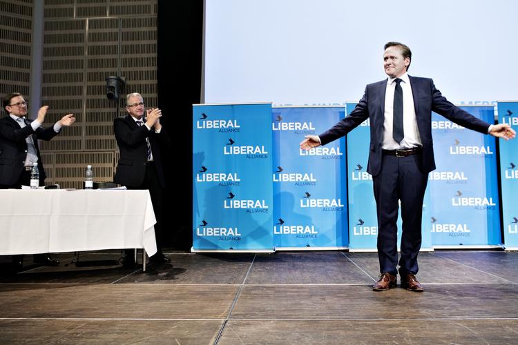 Landsmøde. Liberal Alliance holder lørdag 2. april landsmøde i Aalborg, hvor blandt andet partiets regnskab lægges frem. Her ses formand Anders Samuelsen til partiets landsmøde i 2013. 