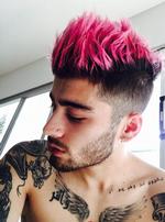 Pop. Zayn Malik, der tidligere var medlem af pop-gruppen, One Direction, er nu ude med sit første soloalbum. 