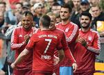 1-0. Efter sit saksespark fejrede Franck Ribery sin scoring med Bayerns reservespillere. 