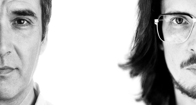 Eftertackling. Kristian Leth (th) svarer igen på Mikael Rothsteins (tv) anmeldelse af forfatterens bog 'Historien om det hele'. 