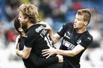 Sejr. Kasper Fisker fejrer sejrsmålet med Mikael Ishak efter fint sammenspil mellem de to Randers-spillere. 
