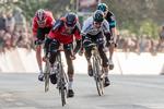 Vinder. Peter Sagan (i hvidt) ses på billedet i færd med at hente en andenplads sidste søndag. I dag hentede slovakkenen flot sejr ved Flandern Rundt. 