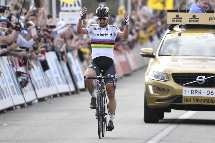 TRIUMF. Efter 13 kilometers soloridt kørte Peter Sagan alene over målstregen. 