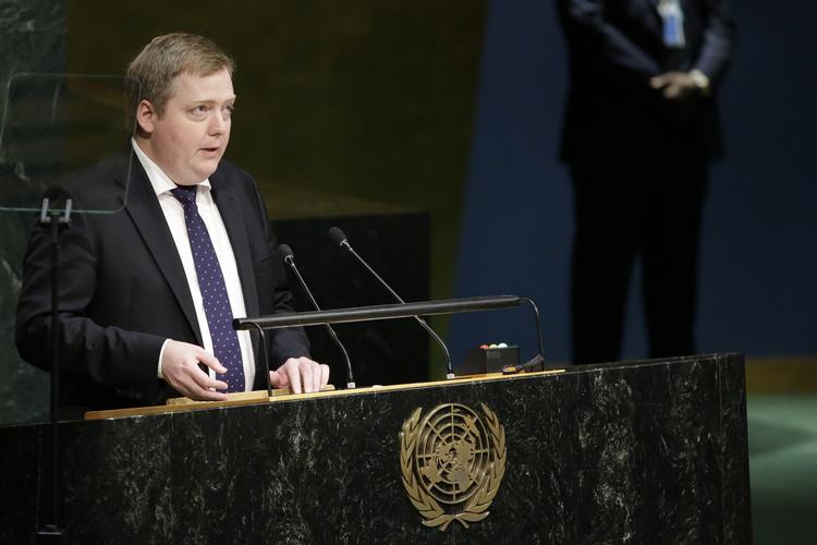 MISTILLID. Statsminister Sigmundur Gunnlaugsson er røget ud i et voldsomt stormvejr efter afsløringerne af, at han har haft penge skjult i skattely i Panama. 