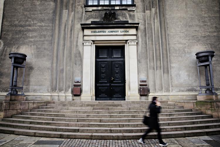 Farvel. Københavns Universitet lukker flere uddannelser på grund af sparekrav. 