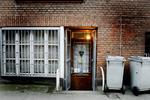 BORDELROMANTIK. Bordelfatter fortæller Elvira, at der »et marked for sådan nogle piger som dig«. Med hendes 148 kilo har hun andre ting at kæmpe med end markedsandele. Arkivfoto: Find Anders 