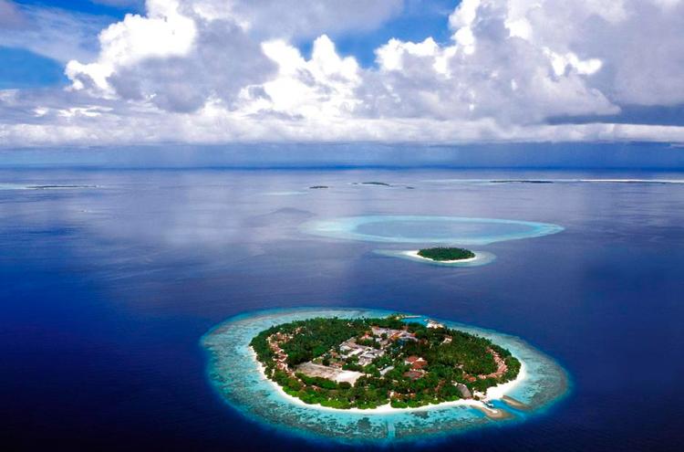 SOL: Et dansk joint venture sætter nu solceller op i stor stil på Maldiverne for at drive afsaltningsanlæg, der leverer drikkevand til øerne. Løsningen er både bilig for Maldiverne,  klimavenlig og en god forretning for Danmark og en dansk virksomhed. 