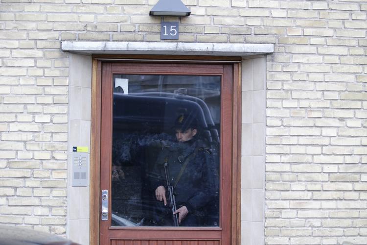 Aktion. Politiet ses her i dagens aktion. 