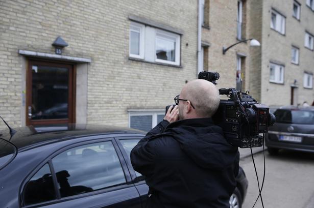 Fire anholdes for at lade sig hverve af IS