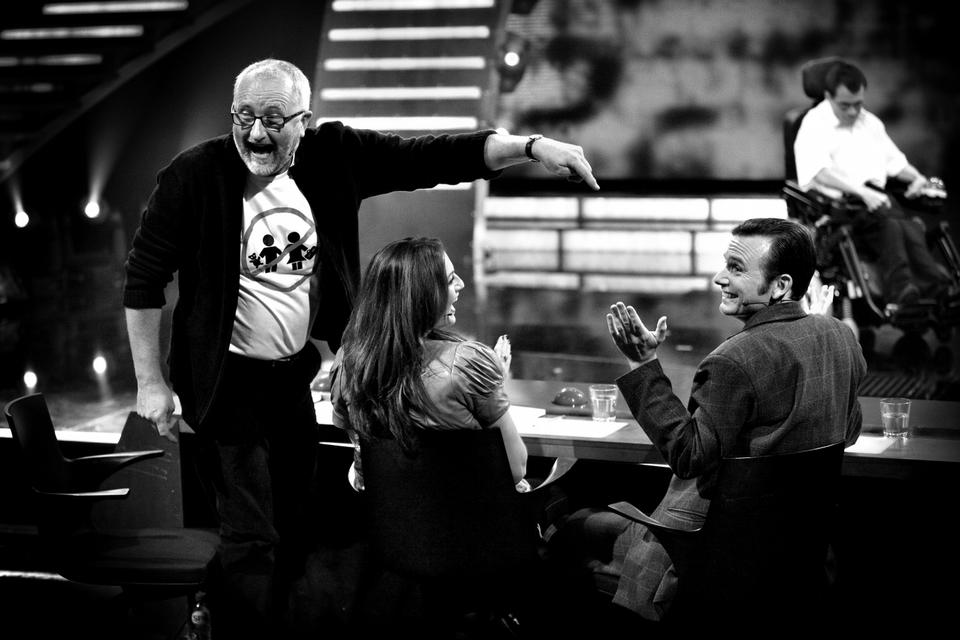 2008. Peter Aalbæk deltager i programmet 'Talent 2008', hvor han var dommer. Her ses han i selkab med de to øvrige dommere, Julie Steincke og Martin Hall. 