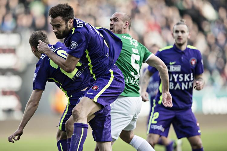 Heldig. Tim Sparv (tv) kunne have kostet FCM et point i Viborg. 