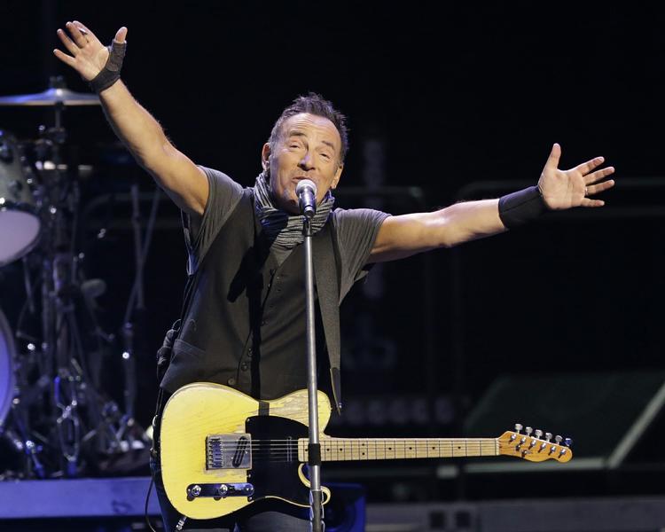 aflyst. North Carolina har indført en lov, som dikterer, at man skal vælge toilet efter sin biologiske køn, hvilket får ud over transpersoner. For meget, mener Springsteen. 