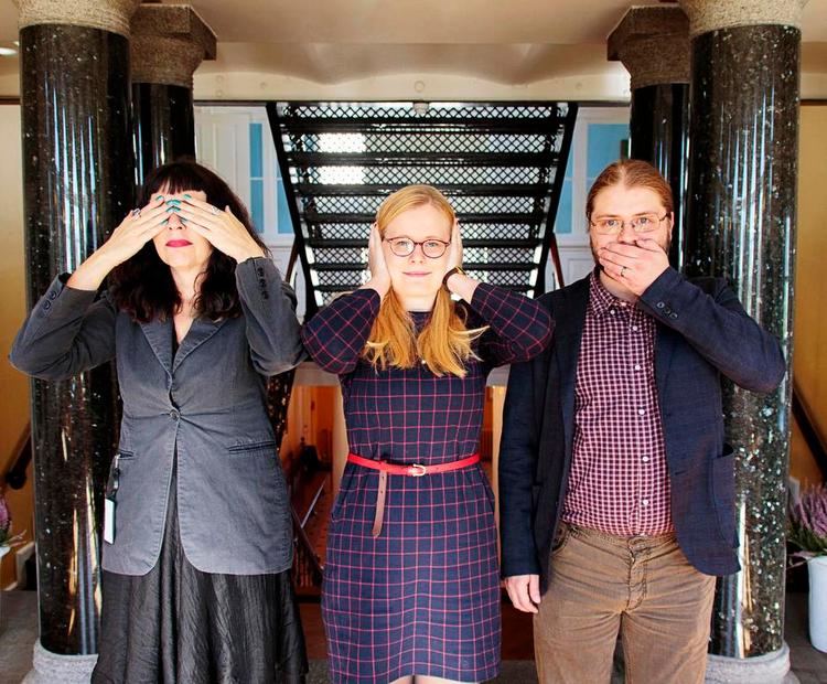 Island. Piratpartiet fik tre mandater i Altinget ved valget for tre år siden, nemlig fra venstre Birgitta Jónsdóttir,  Ásta Guðrún Helgadóttir og Helgi Hrafn Gunnarsson. Nu stormer de fremad i meningsmålingerne. 