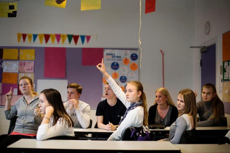 RISIKO. Sociale medier er en stor del af eleverne i 9.x’ liv. Flere af pigerne har prøvet at få intime billeder delt i cyberspace mod deres vilje og viden. Foto: Melissa Kühn Hjerrild 