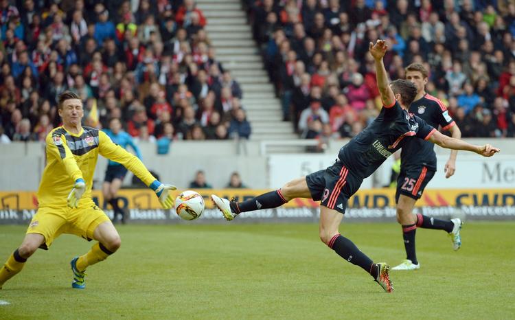 1-3. Tre dage før returkampen mod Benfica var Robert Lewandowski (th.) med til at cementere Bayern Münchens førsteplads i Bundesligaen. 