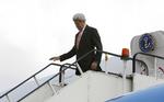 Afghanistan. Kort efter at USA's udenrigsminister John Kerry havde forladt området blev Kabul ramt af eksplosioner. 
