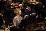 Pianist. Katrine Gislinge skulle nå omkring rigtig mange håndfulde toner rigtig hurtigt, hvor det var vanskeligt at få fremhævet nogle som mere centrale end andre. Men måske var det heller ikke meningen. 