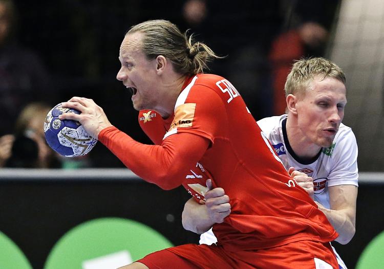 MOTIVERET. Rutinerede Kasper Søndergaard viste mod både Norge (foto) og Kroatien, at han har den rigtige gnist til at spille for Danmark. 