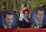 Diktator. Folk fra præsident Assads egen sekt lægger nu afstand til ham. 