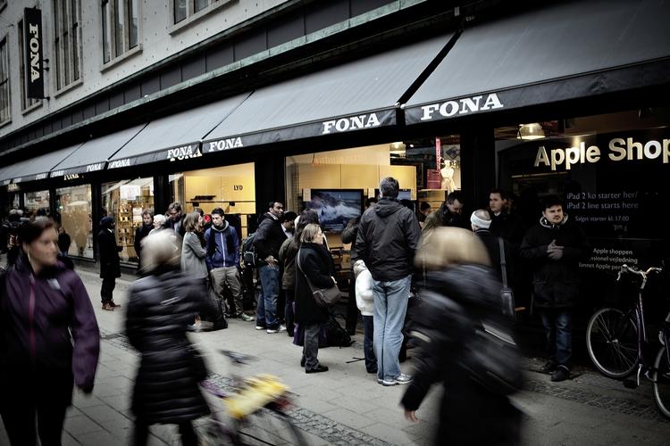 Overtagelse. Flere Fona-butikker er lukket og resten overtages nu er Elgiganten efter konkurs. 