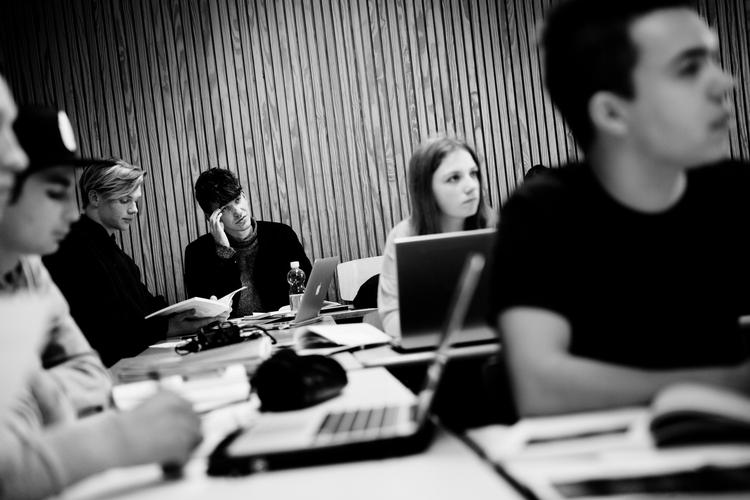 Adgangskrav. I sit udspil til en gymnasiereform lægger regeringen op til, at elever skal have 4 i dansk og matematik for at komme ind. 