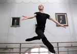 Spring. Den danske balletdanser Johan Kobborg er fratrådt sin stilling som balletchef i Bukarest. 
