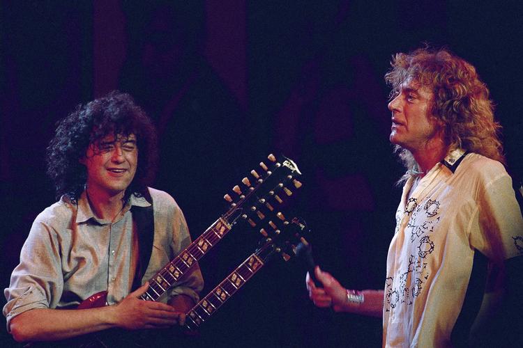 Anklaget. Jimmy Page, venstre, og Robert Plant skal i retten i Los Angeles på grund af nummeret 'Stairway to Heaven'. 