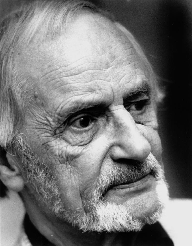 humorist? Finn Søeborg skrev i en periode mere alvorlige bøger,  men vendte med 'Den Frie Købmand' tilbage til humoren. 