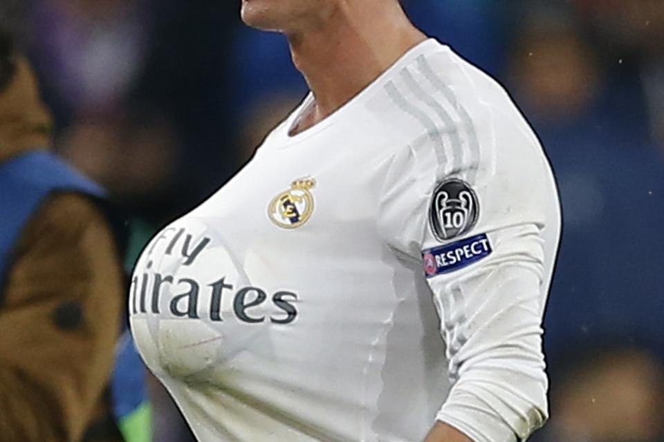 En glad Cristiano Ronaldo havde tid til sjov efter kampen. 