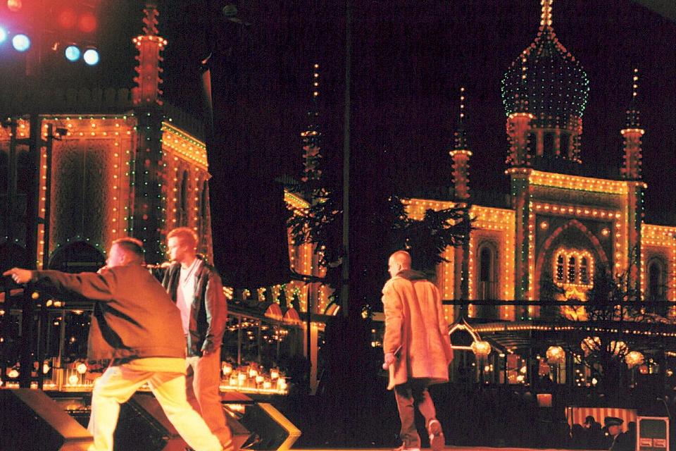 Starten. Den Gale Pose var det allerførste band, der spillede til Fredagsrock. Det var 25. april 1997. 