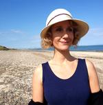 JAMMERGLAD. Anette Støvelbæk er glad for Svinkløv og Jammerbugten, hvor hun både er kommet privat og som her under optagelserne til TV 2-serien 'Badehotellet'. 