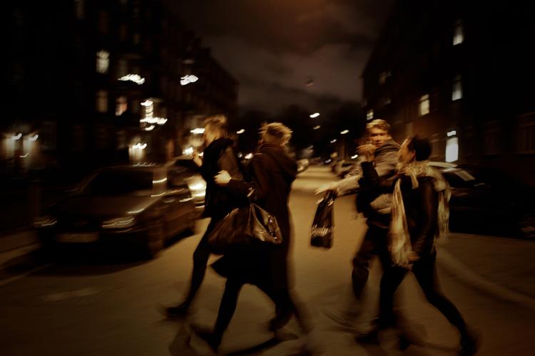 Bytur. Et nyt forslag fra Københavns Kommunes bevillingsnævn skal stoppe fremtidige nattilladelser til barer i Ravnsborggade, Blågårdsgade, på Fælledvej og på første del Nørrebrogade, så områdets beboere kan få nattero. 