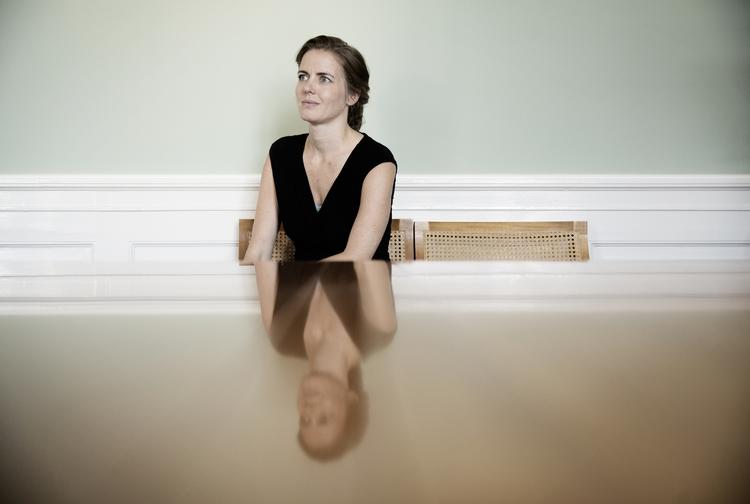 Familie. Før var det politik, der fyldte mest i Ellen Trane Nørbys liv, men efter hun fødte datteren Vigga, er det de nære ting, der er kommet i fokus, fortæller undervisningsministerens mor, Merete Nørby. 