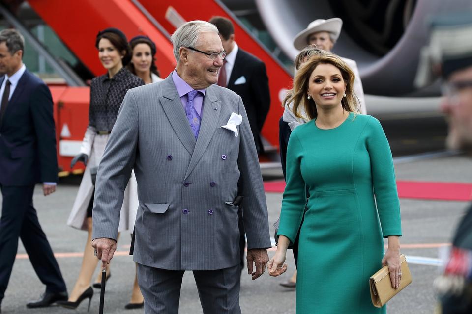 Prins Henrik virkede glad over at møde præsidentfrue Angélica Rivera, da hun sammen med sin mand Mexicos præsident Enrique Peña Nieto ankom til Danmark på statsbesøg. 