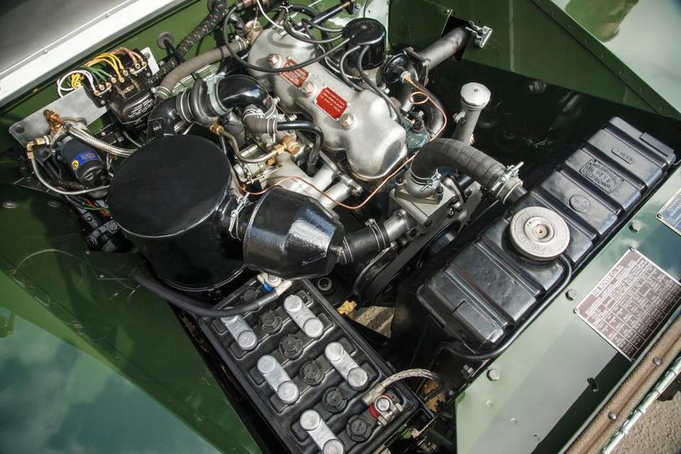 KRAFTVÆRK. Motoren fremstår i fabriksny tilstand. Hvor mange hestekræfter, der er til rådighed, er ikke oplyst. Foto: 