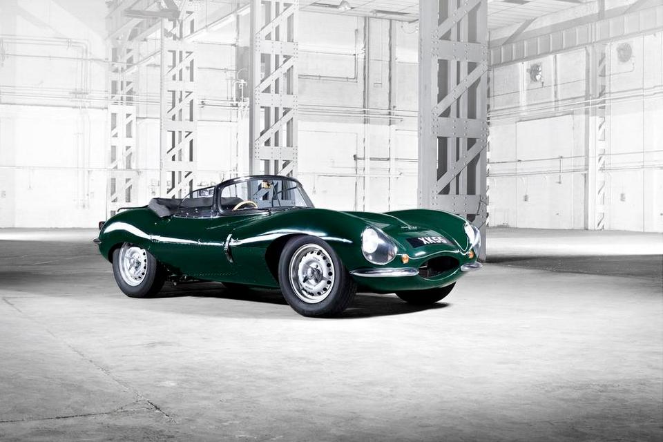 EKSKLUSIV. Jaguar skulle oprindeligt have bygget 25 eksemplarer af XK SS-modellen. En brand på fabrikken i 1957 forhindrede, at de sidste ni biler blev bygget. Det sker så nu. 