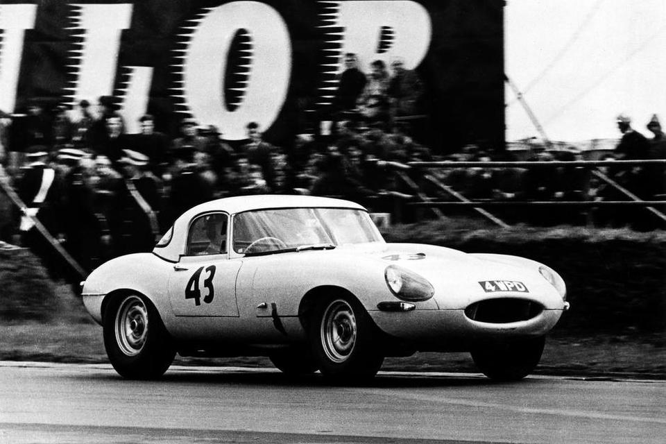 SUCCES. Jaguar E-type Lightweight fejrede triumfer på Le Mans. Nutidige ejere kan genoplive lidt af den fornemmelse. 
