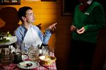 GRØFTEN. Oliver Zahle er rigtig glad for at gå i Grøften i Tivoli. Her får han godt smørrebrød og fadøl. Ikke noget med specialøl eller fin gourmet. 