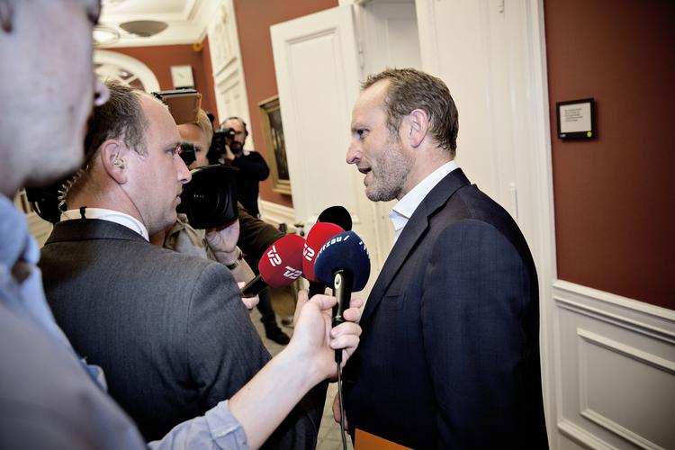 Krigsgrundlag. De radikales Martin Lidegaard sætter spørgsmåltegn ved mandatet for dansk forsvars indsats mod Islamisk Stat. 