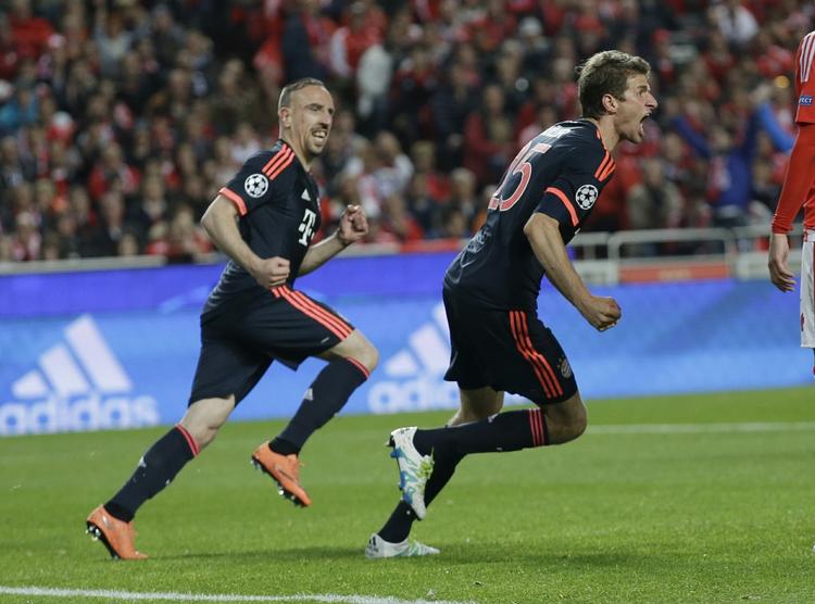 OFFENSIV. Franck Ribéry (tv.) og Thomas Müller bliver igen to af de offensive kræfter, der skal skaffe Bayern München frem til finalen. 
