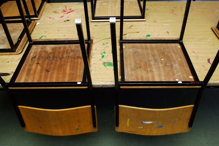 Nedslidt. Aalborg kommune arbejder med et udbud af skolemøbler, der vil lade kommunen lease møblerne og sikre en løbende udskiftning. 