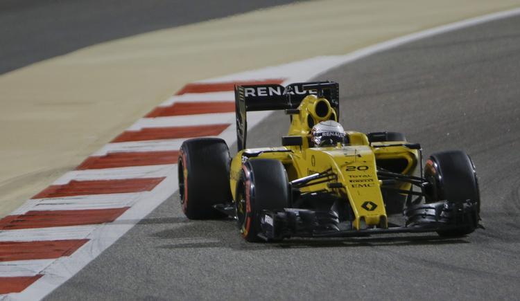 OVERHALINGER. Selv om Kevin Magnussen startede bag 21 konkurrenter, sluttede han som nummer 11. 