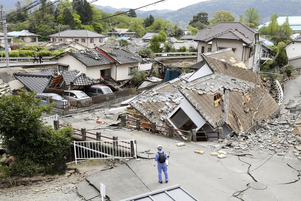 Det andet krafitge jordskælv inden for to dage har ramt Kumamoto-provinsen i Japan. 