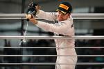Jubel. Nico Rosberg delte rundhåndet ud af champagnen efter sæsonens tredje sejr. 