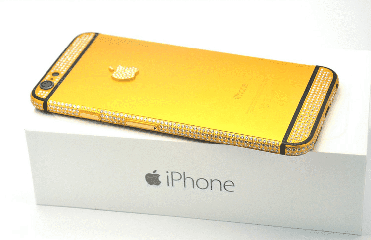 MINEDRIFT. Det er ikke bare forgyldte bling-udgaver af iPhone som denne fra iColorLCD, der har guld ombord. Det har almindelige iPhones også, og såvel dette guld som andre metaller bliver nu genudvundet i store mængder hos Apple (Foto: iColorLCD). 